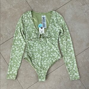 Billabong Green and White Botanical Bodysuit rashguard surf suit Small NWT
